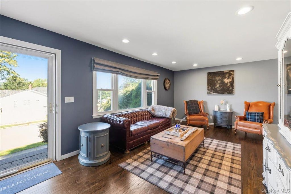 8 Foxwood Avenue, Suffern, NY 10901 — photo 4