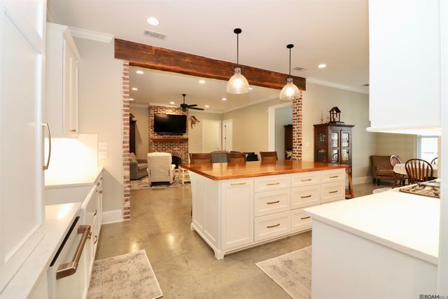 12016 Cane Dr, St Francisville, LA 70775