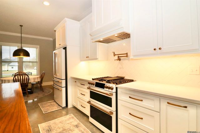 12016 Cane Dr, St Francisville, LA 70775