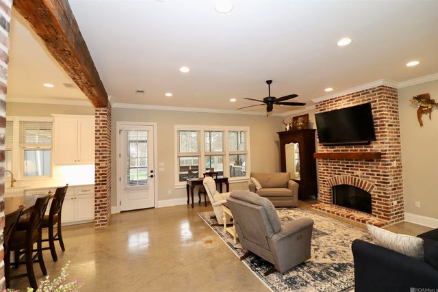 12016 Cane Dr, St Francisville, LA 70775