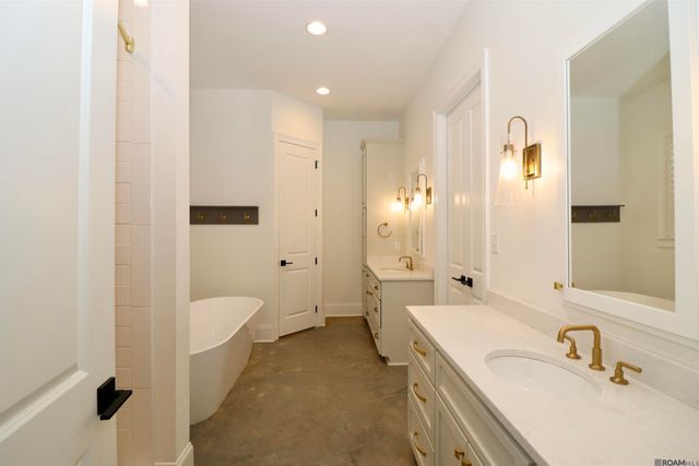 12016 Cane Dr, St Francisville, LA 70775