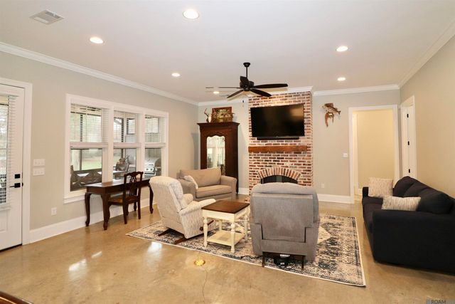 12016 Cane Dr, St Francisville, LA 70775