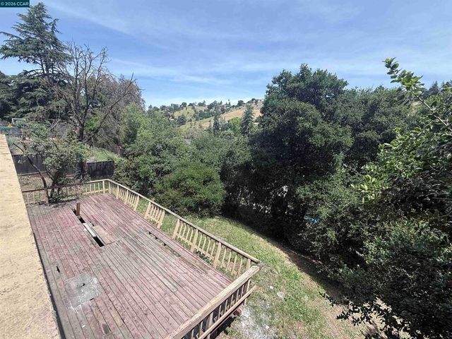 93 Mackie Dr, Martinez, CA 94553