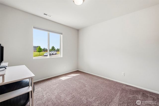 15187 Iverson Loop SE, Yelm, WA 98597