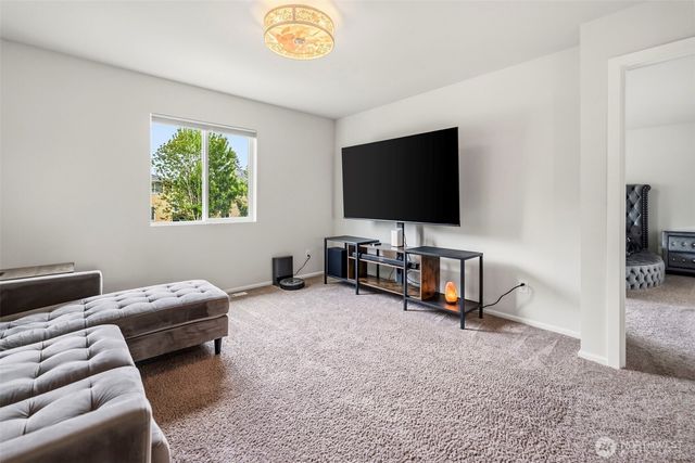 15187 Iverson Loop SE, Yelm, WA 98597