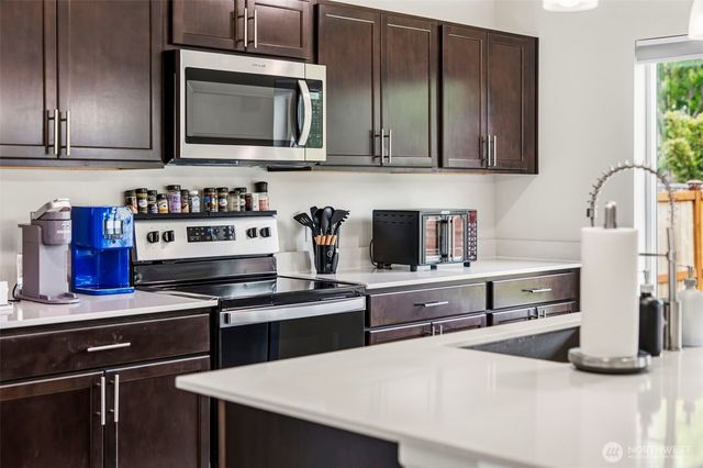 15187 Iverson Loop SE, Yelm, WA 98597