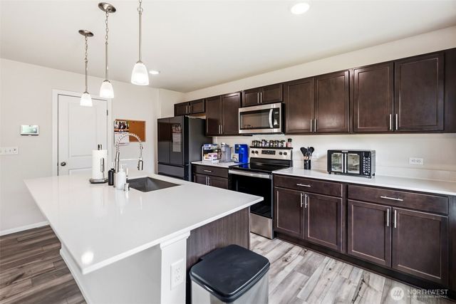 15187 Iverson Loop SE, Yelm, WA 98597