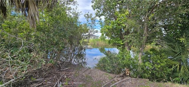 1315 NW 8th TER, Cape Coral, FL 33993