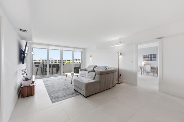 2773 S Ocean Boulevard 5140, Palm Beach, FL 33480