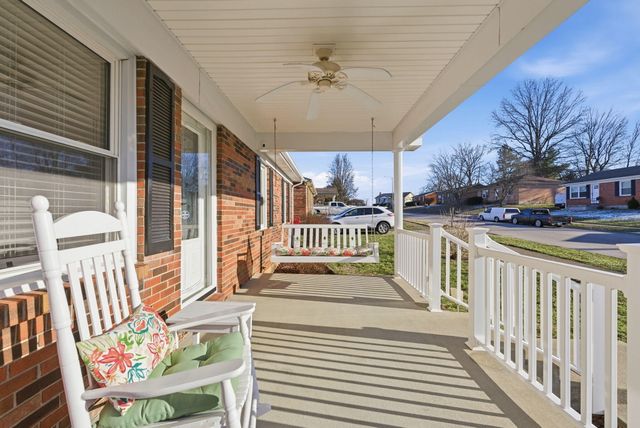 204 Rolling Acres Drive, Nicholasville, KY 40356