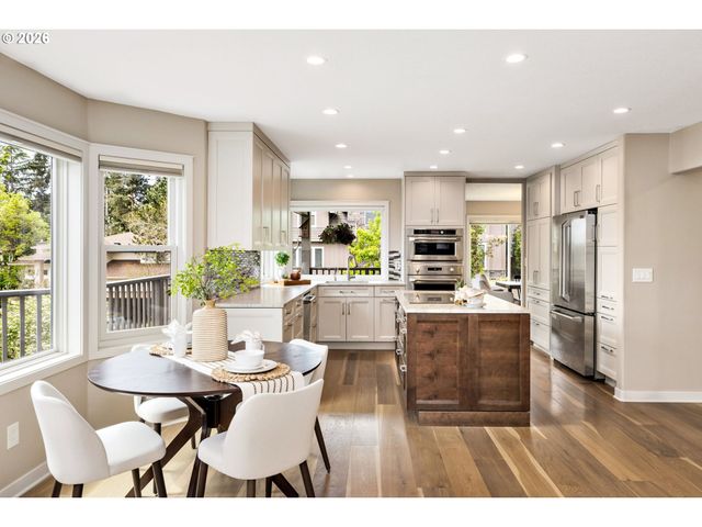 4088 ORCHARD Dr, Lake Oswego, OR 97035