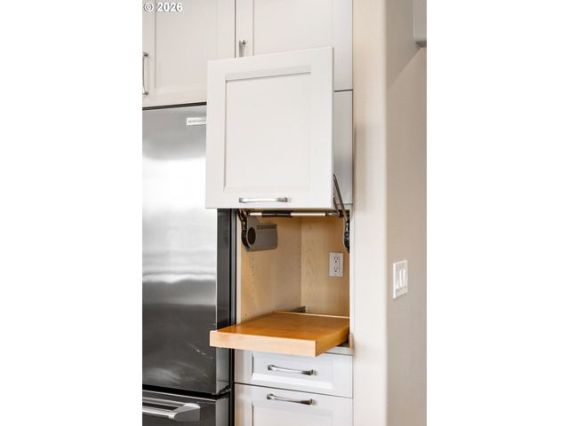 4088 ORCHARD Dr, Lake Oswego, OR 97035