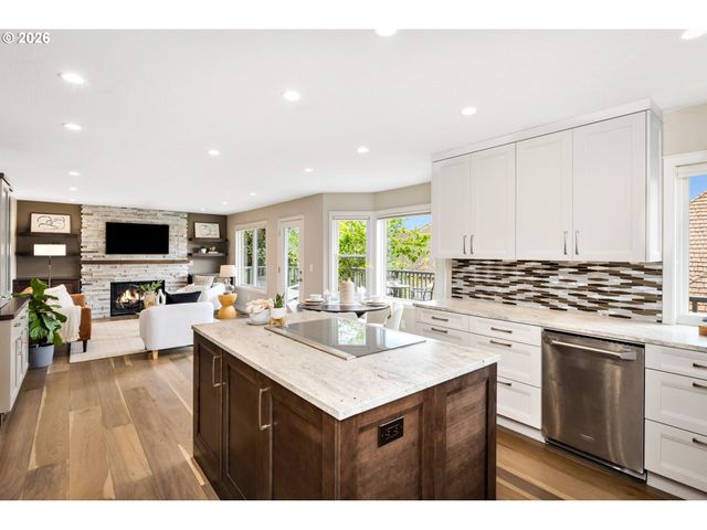 4088 ORCHARD Dr, Lake Oswego, OR 97035