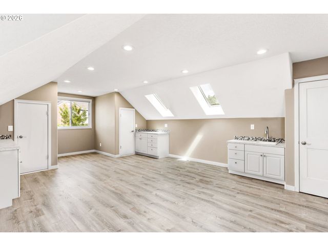 4088 ORCHARD Dr, Lake Oswego, OR 97035