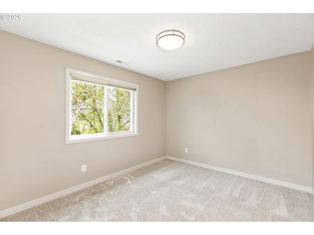 4088 ORCHARD Dr, Lake Oswego, OR 97035