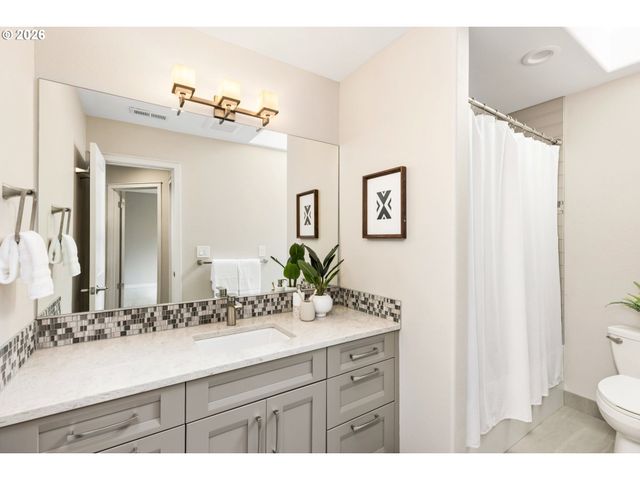 4088 ORCHARD Dr, Lake Oswego, OR 97035