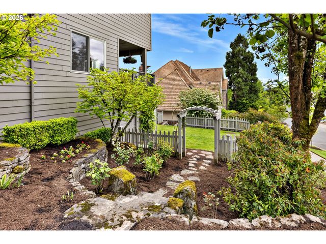 4088 ORCHARD Dr, Lake Oswego, OR 97035