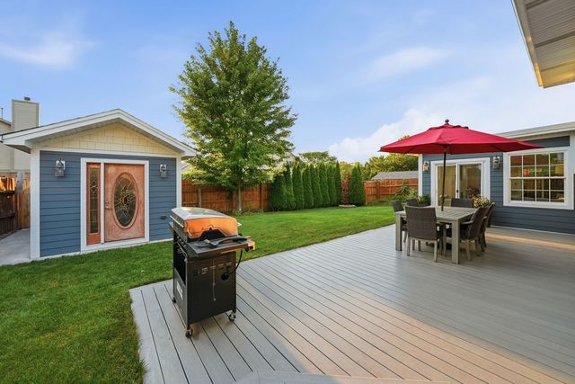 10548 S Tod Drive, Palos Hills, IL 60465