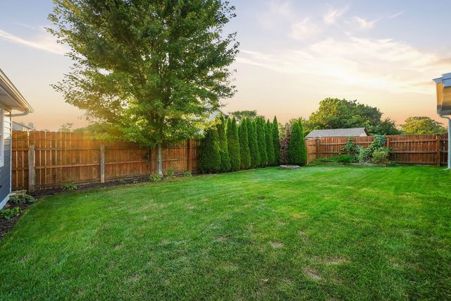 10548 S Tod Drive, Palos Hills, IL 60465