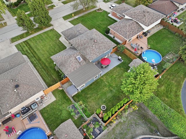 10548 S Tod Drive, Palos Hills, IL 60465