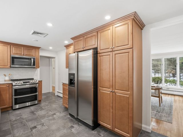 47 Harold Parker Rd, Andover, MA 01810