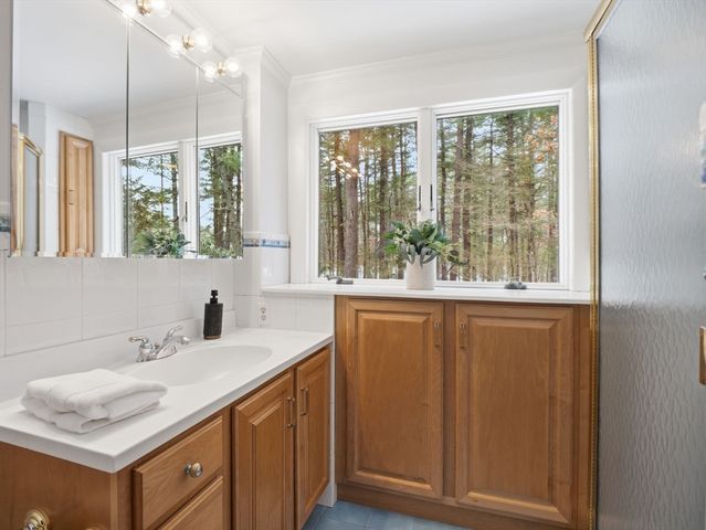 47 Harold Parker Rd, Andover, MA 01810