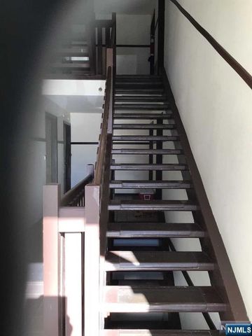 1417 Faulkner Court, Mahwah, NJ 07430