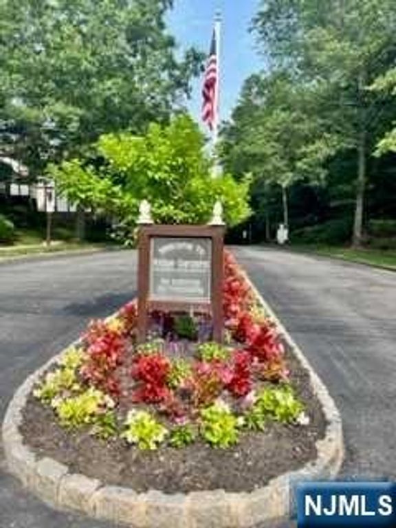 1417 Faulkner Court, Mahwah, NJ 07430