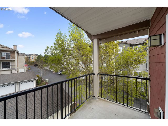 590 Nw LOST SPRINGS Ter 403, Portland, OR 97229
