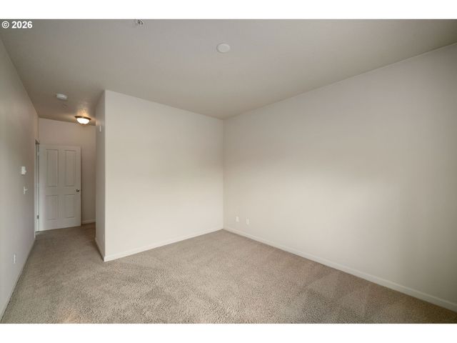 590 Nw LOST SPRINGS Ter 403, Portland, OR 97229