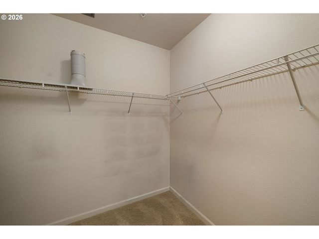 590 Nw LOST SPRINGS Ter 403, Portland, OR 97229