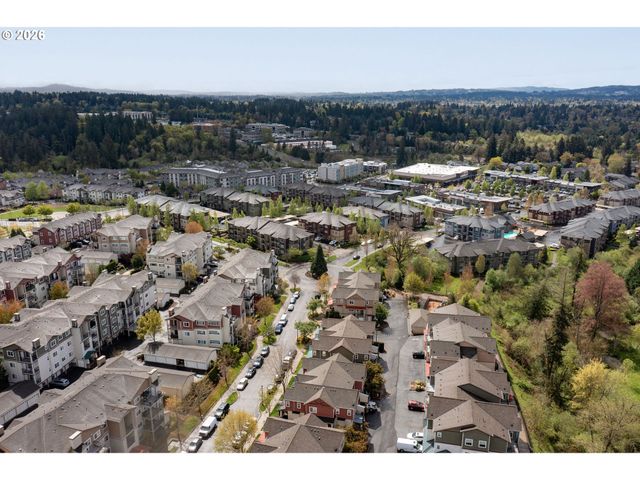 590 Nw LOST SPRINGS Ter 403, Portland, OR 97229