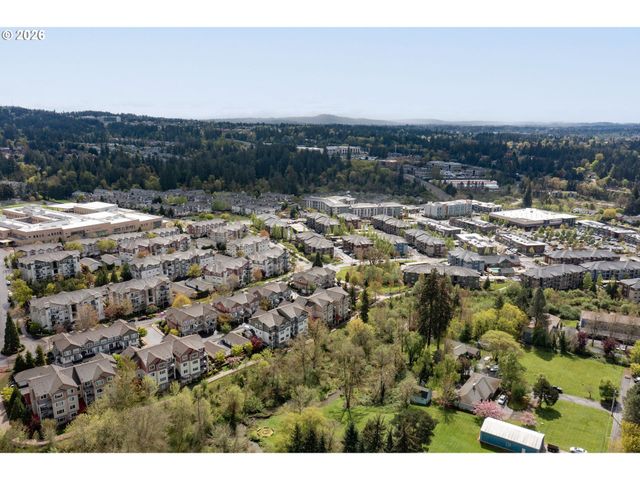 590 Nw LOST SPRINGS Ter 403, Portland, OR 97229
