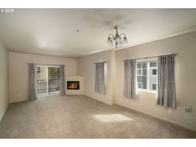 590 Nw LOST SPRINGS Ter 403, Portland, OR 97229