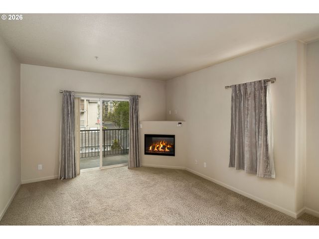 590 Nw LOST SPRINGS Ter 403, Portland, OR 97229