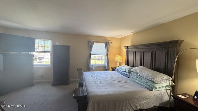 8 Bonnie Drive, Middletown, NJ 07748