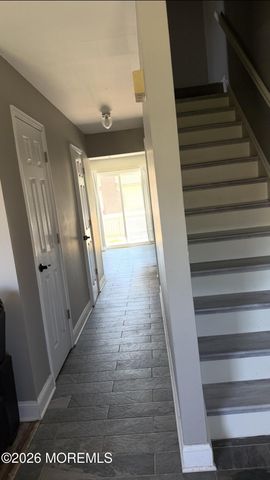 8 Bonnie Drive, Middletown, NJ 07748