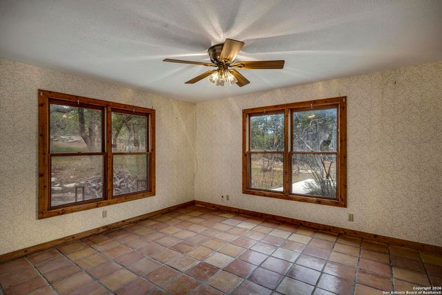 360 Kirk Ln, Bulverde, TX 78163