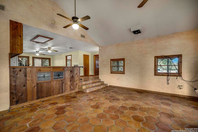 360 Kirk Ln, Bulverde, TX 78163