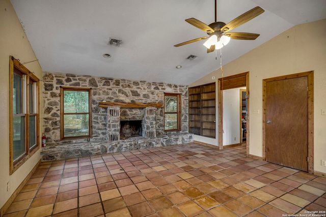 360 Kirk Ln, Bulverde, TX 78163