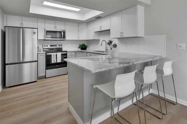 1563 S ELSASSER STREET, Deland, FL 32720