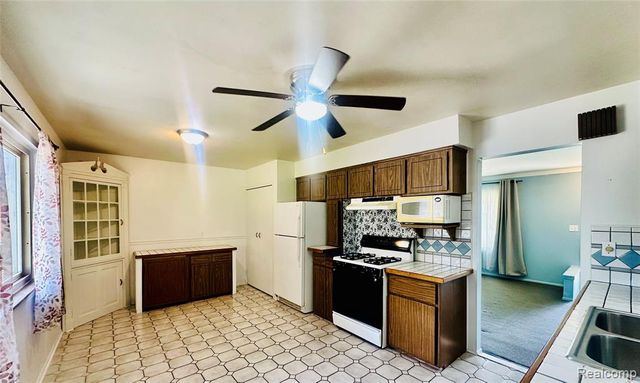 26373 Curie Avenue, Warren, MI 48091