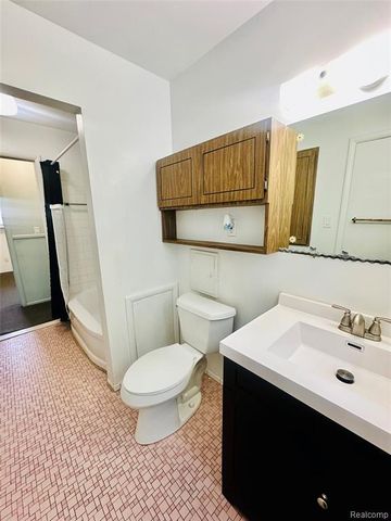 26373 Curie Avenue, Warren, MI 48091