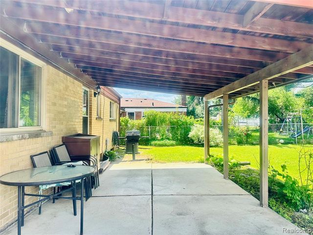 26373 Curie Avenue, Warren, MI 48091