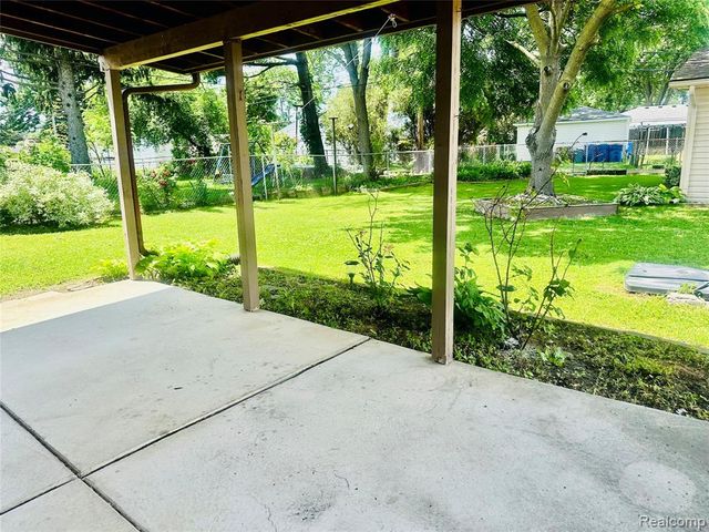 26373 Curie Avenue, Warren, MI 48091