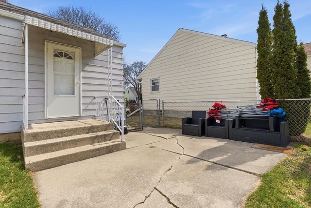 3803 S Lenox STREET, Milwaukee, WI 53207