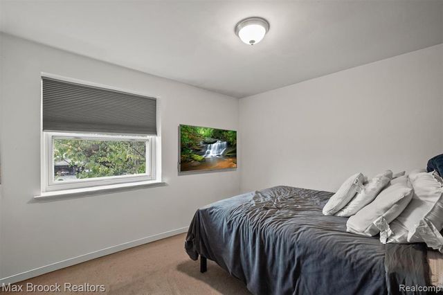 5173 Old Cove Road, Clarkston, MI 48346