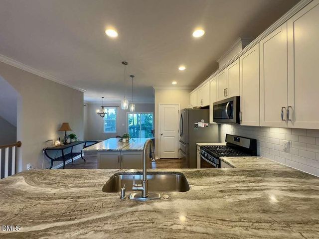 2223 Chattering Lory Lane, Apex, NC 27502