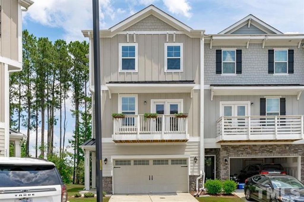 2223 Chattering Lory Lane, Apex, NC 27502