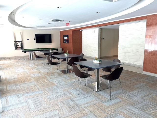 950 Brickell Bay Dr 2601, Miami, FL 33131